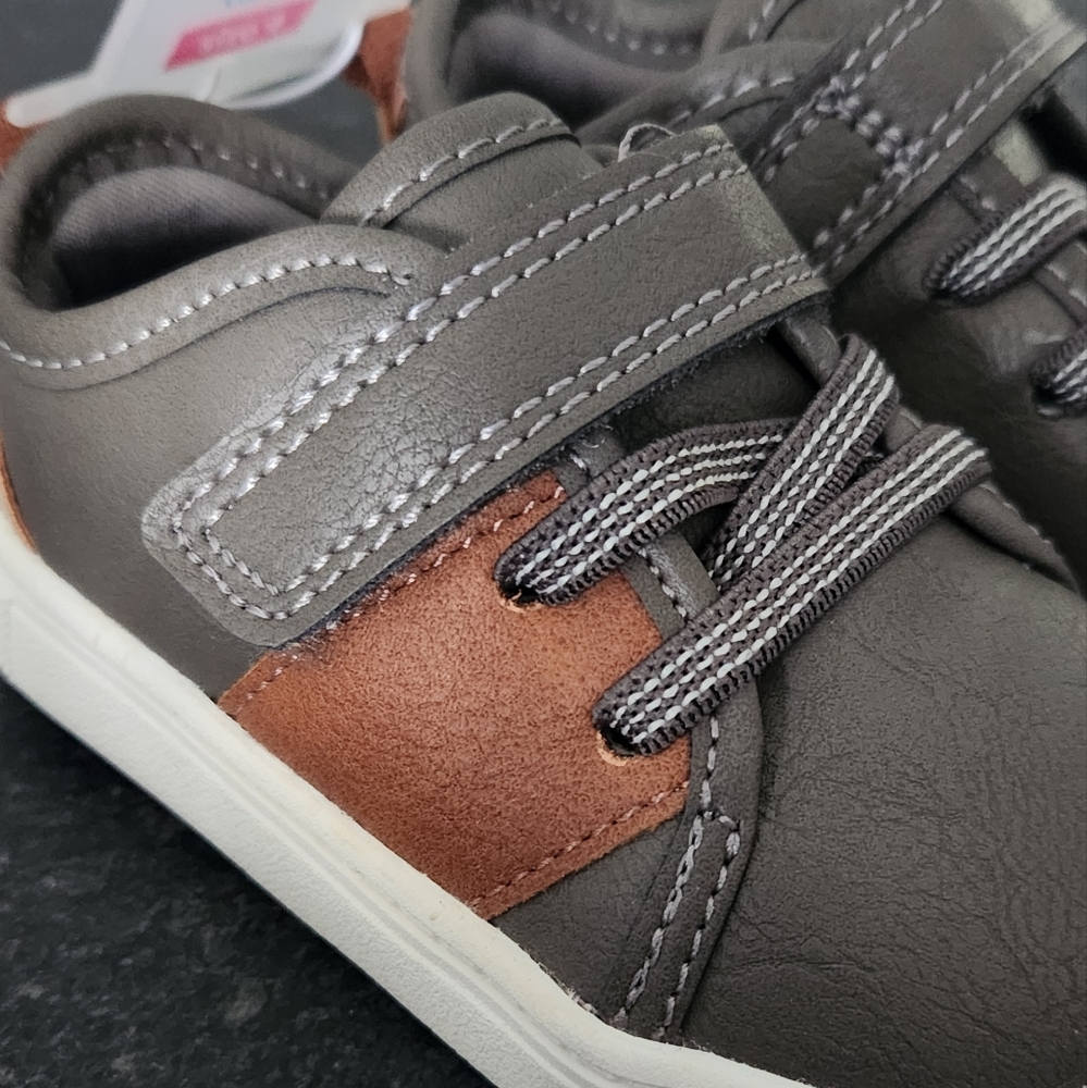 Carter's Size 4 Toddler Boy Sneakers